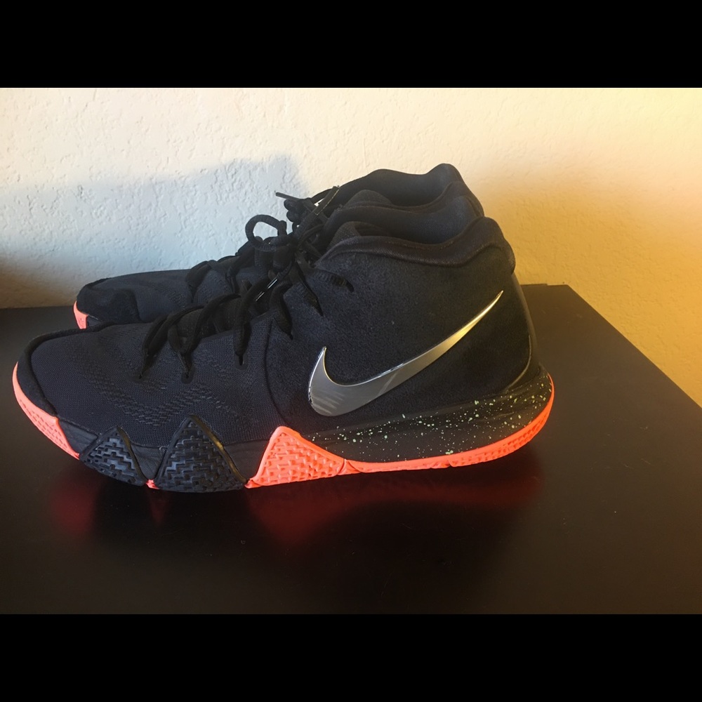 Nike Kyrie 4 Black Men’s size 13.5